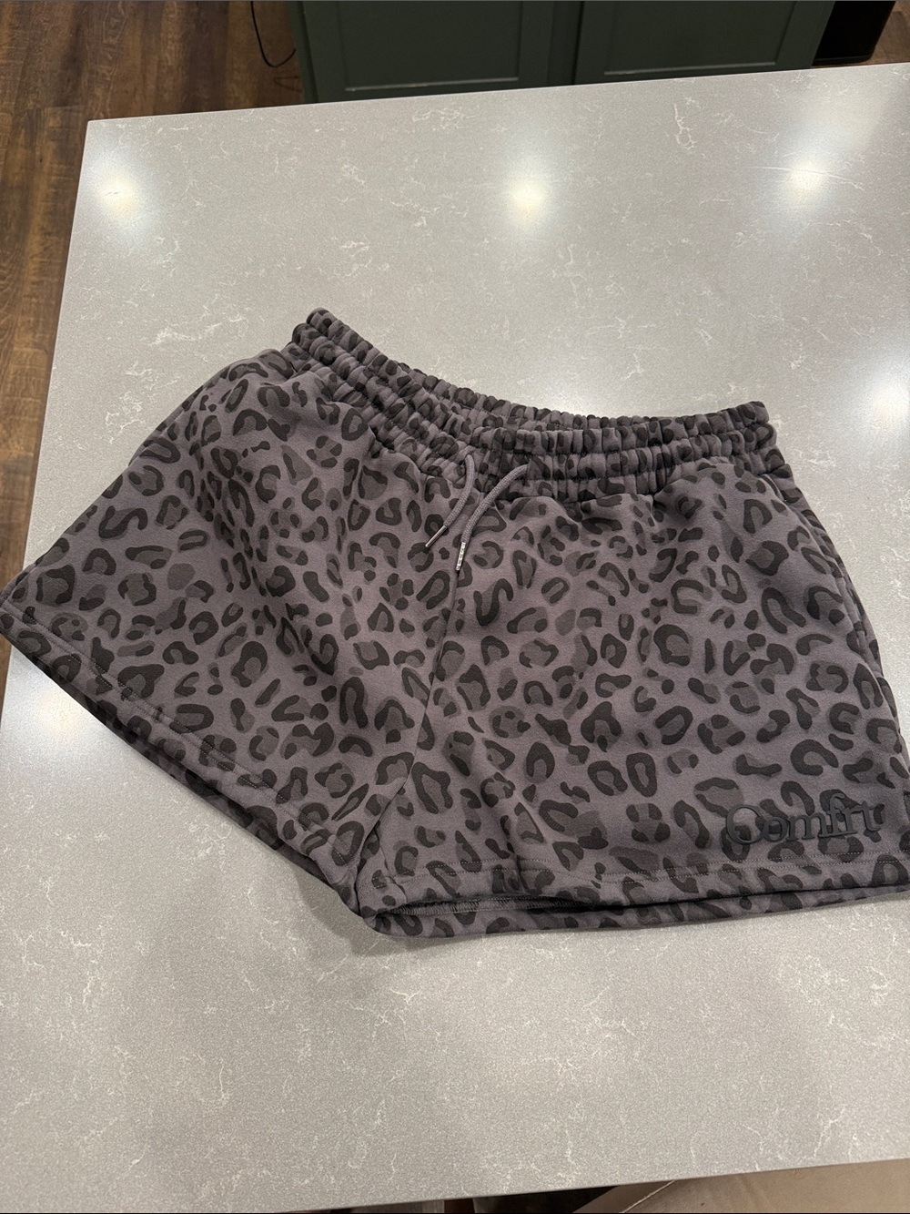 Leopard Print Elastic-Waist Athletic Shorts - Black/Gray